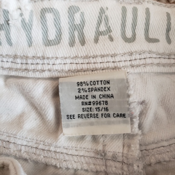 WHITE JEAN SHORTS - Picture 3 of 4